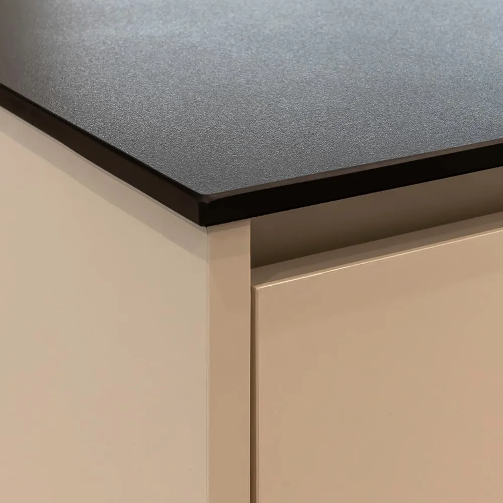 RBY 002 – C — detalle 2